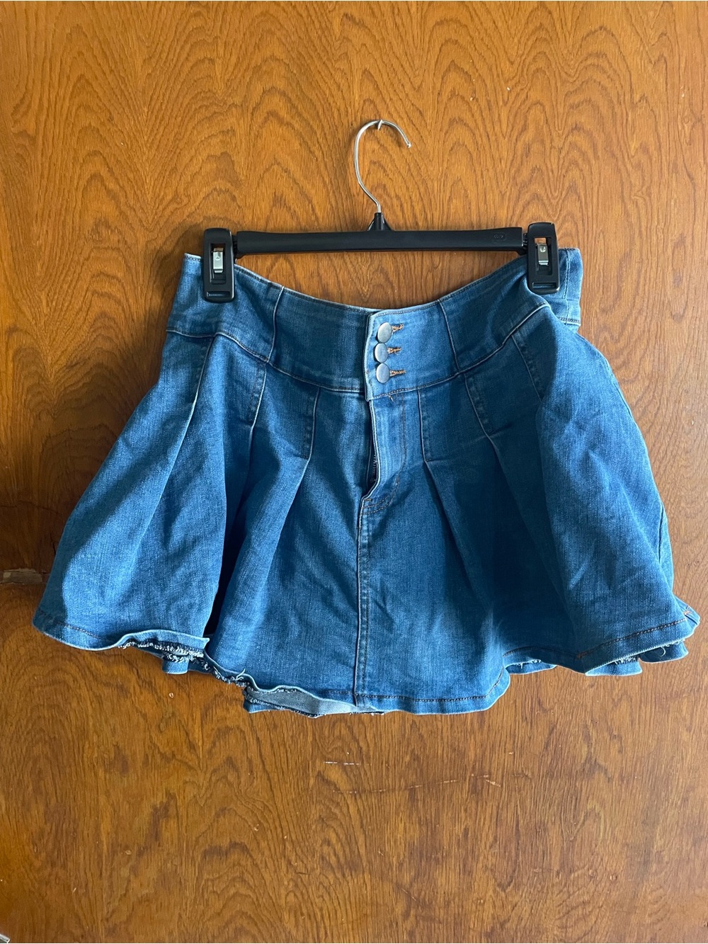 Y2K Pleated Denim Skirt 🩷